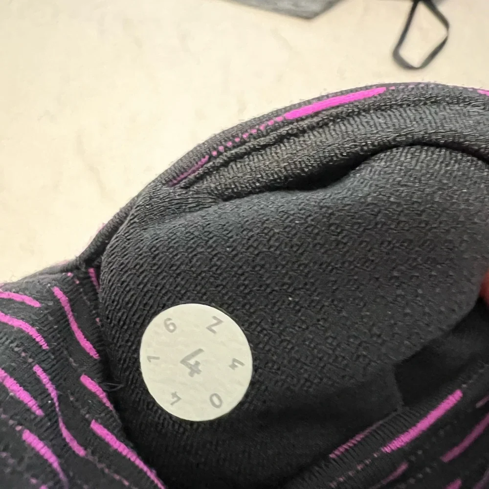 LULULEMON ATHLETICA GEAR UP SCORE JACQUARD PURPLE BLACK MESH CROP LEGGING SIZE 4